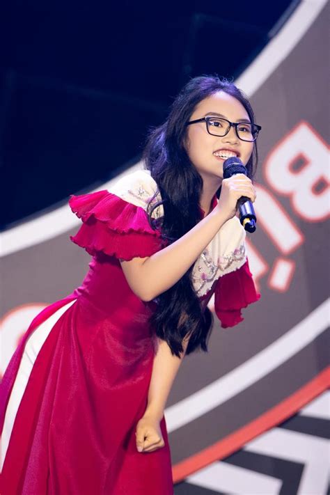 phuong  chi burst  tears  stage rarely talked  love