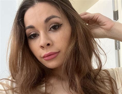 Lolly Lips - Bio, Age, Height, Wiki | Models Biography