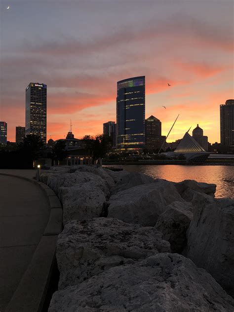 Your beauty is breathtaking, Milwaukee. : r/milwaukee