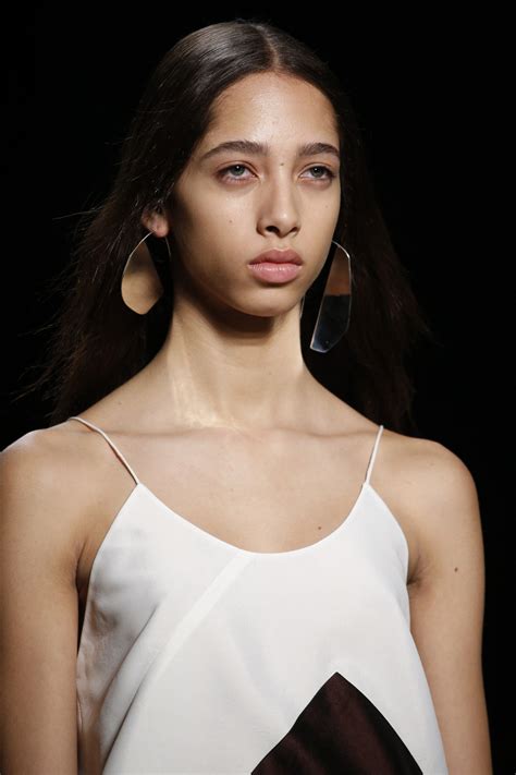 Narciso Rodriguez Fall 2016 Ready-to-Wear Fashion Show Details | Yasmin