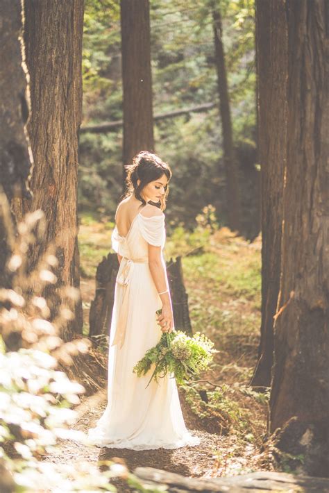 HB6285 l This romantic, sheer V-neck dress is a reinvention of one of