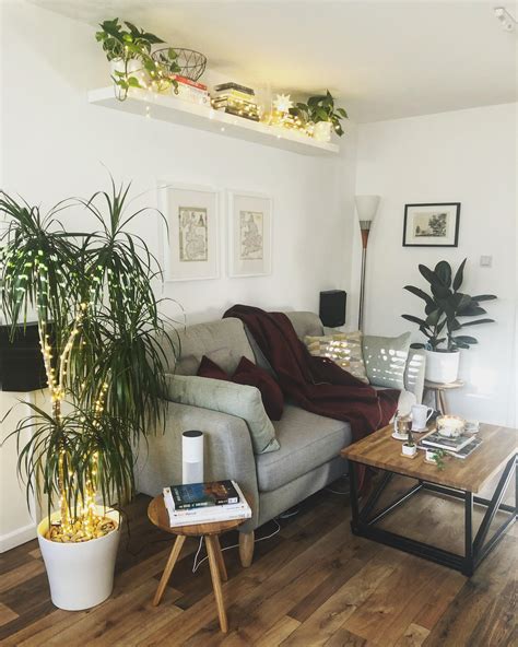 Lounge in our tiny flat in Cambridge, UK (x-post r/amateurroomporn) : r