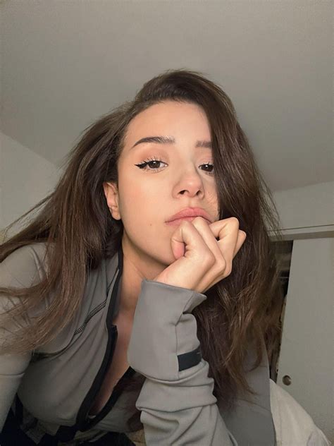 [discord: camsluttt] Desperate obedient sub slut looking for a dom