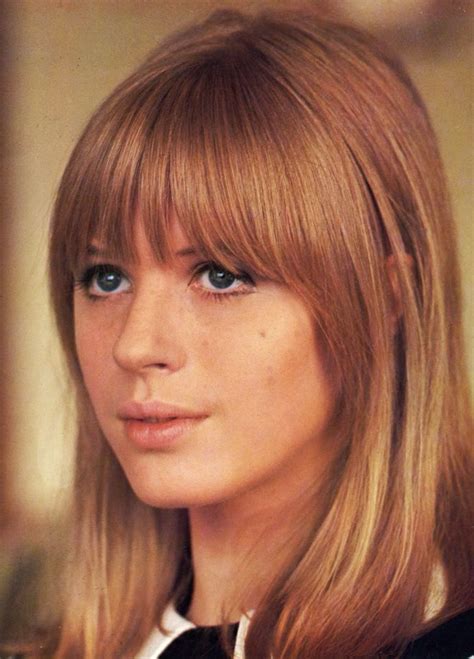 Fringe bangs-Marianne Faithful | 60s hair, Hair waves, Hairdo