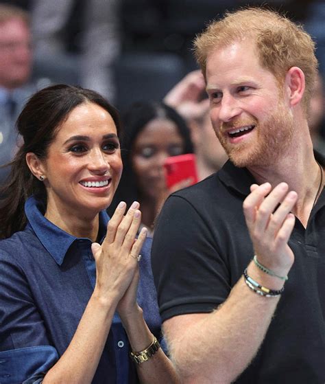 Royal - 🎂 : Harry and Meghan wrapped up their day with a thrilling