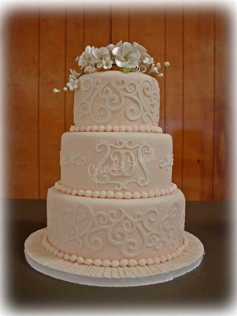 pin  cake ideas cricut