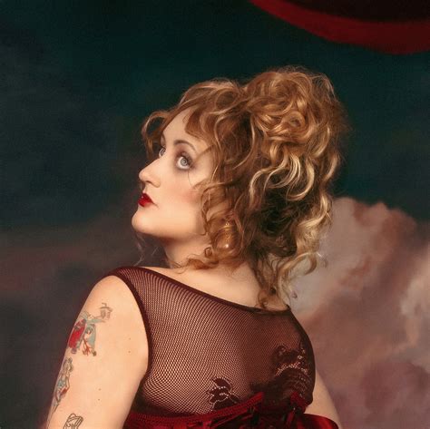 Brittany Broski enters music world, shines in “The Sun” » // MELODIC