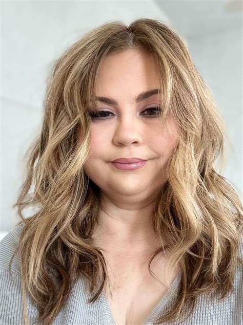 Who is Selena Gomez’s mum who could be her twin, Mandy Teefey? The