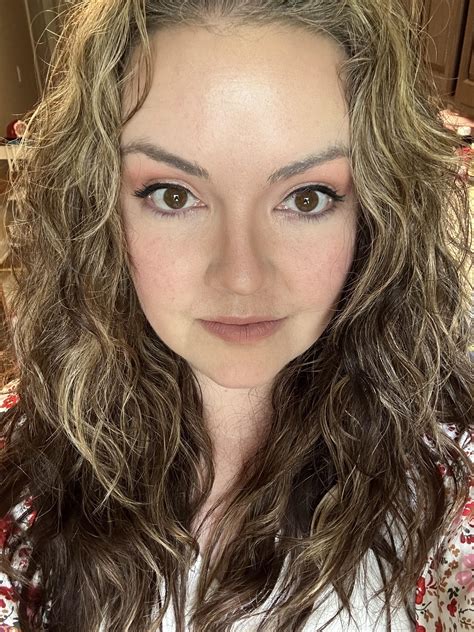 I love the beach😊 : r/face