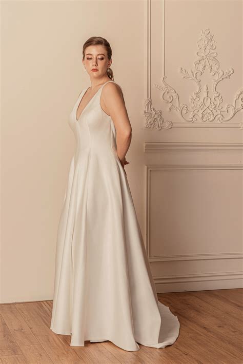 V Neck Corset Wedding Dress | GWM 2419 - Gorgeous Wedding Memories
