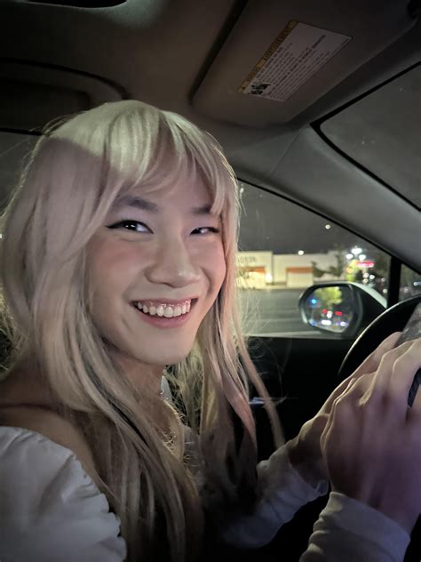 Blonde femboy 😽 : r/crossdressing
