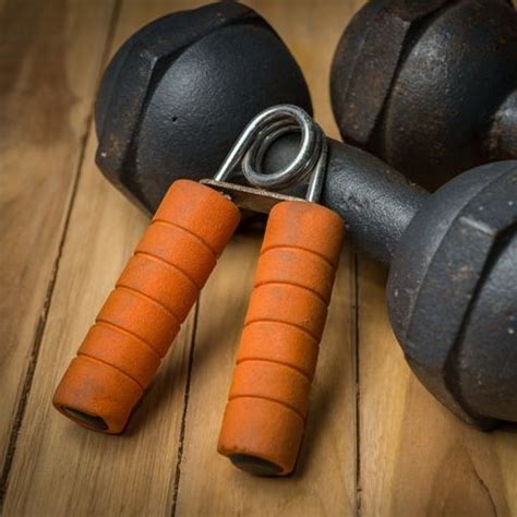 8 Grip Strengthener Benefits Plus 3 Exercises & Workout - SET FOR SET