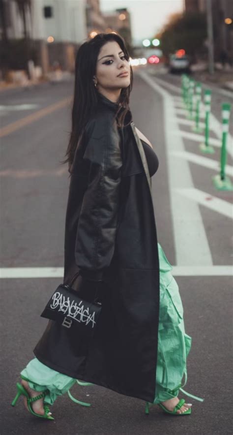 I'm a 'super-curvy' Kardashian lookalike model with a G cup - I