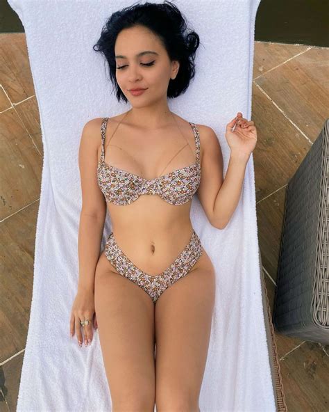 STELLA HUDGENS in Bikini – Instagram Photos 02/20/2020 – HawtCelebs