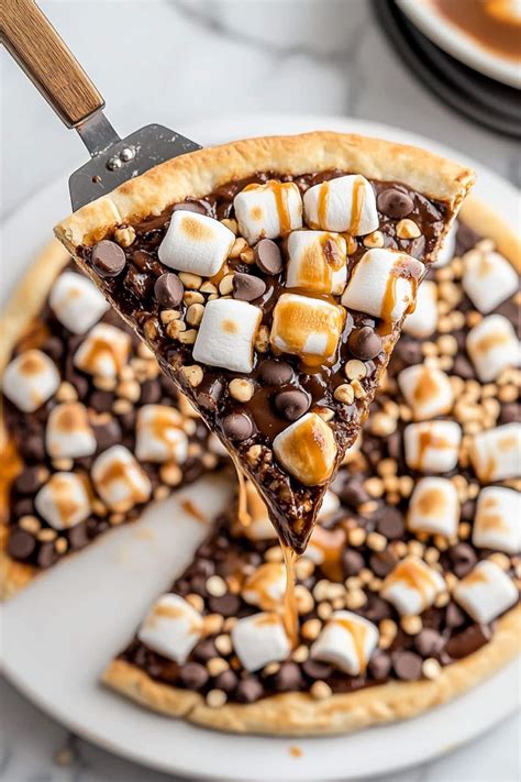 S’mores Dessert Pizza Recipe - Insanely Good