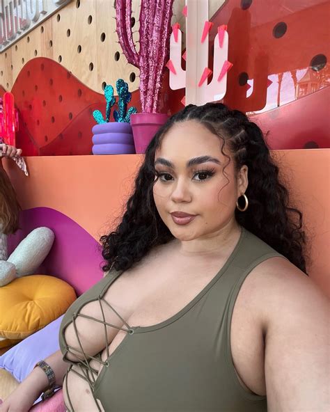 Phaith montoya | Stripper booty & a rack like wowwwww | Instagram