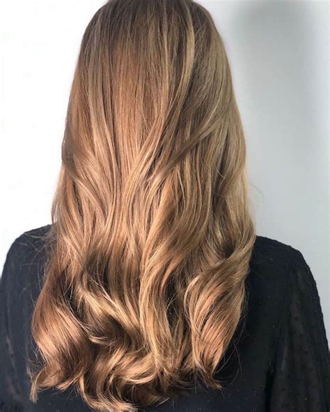Light Golden Brown Hair Color: What It Looks Like & 15 Trendy Ideas ...