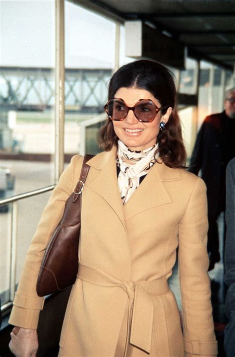 How To Channel Jackie O's Signature '70s Style | Jackie kennedy style