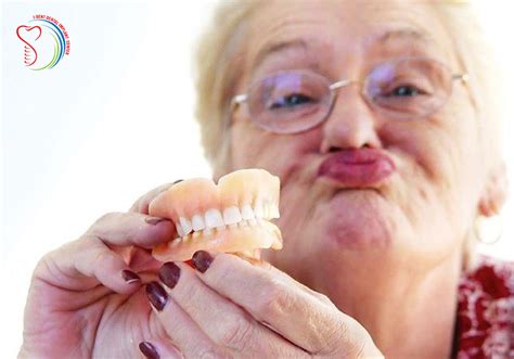 Aging teeth in elderly people