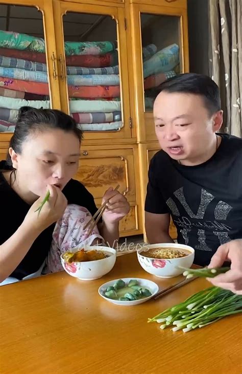 Unique Funny Chinese Couple Eating Mukbang Challenge Trick | intimate