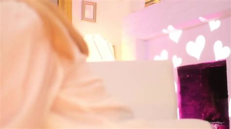 See Rikka_Moore – all her seductive moves – live online