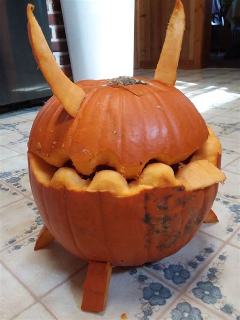 spooky pumpkin carving ideas 5