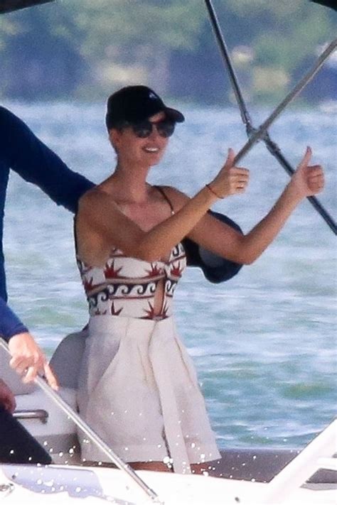 Everything you need to know to ride the trolley miami beach for free 24