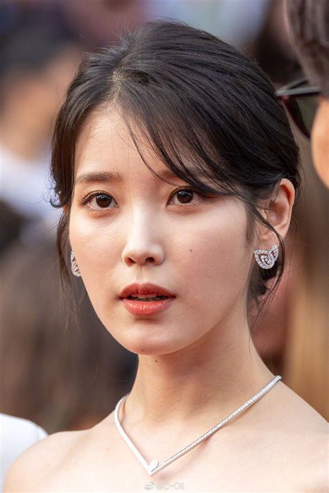 아이유 칸 레드카펫 초고화질 사진 모음 | 웨딩 메이크업, 연예인 메이크업, 아이유 메이크업
