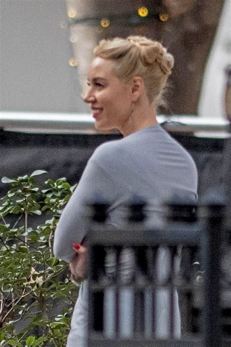 Aubrey Plaza Braless Boobs - Hot Celebs Home