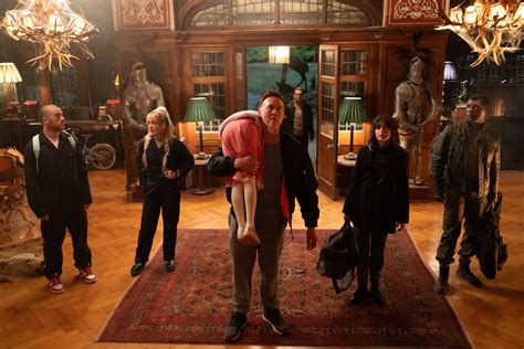 バレリーナ・ヴァンパイアを演じるアリーシャ・ウィアーが挑んだ華麗なワイヤーアクションの舞台裏! 映画『アビゲイル』特別映像公開