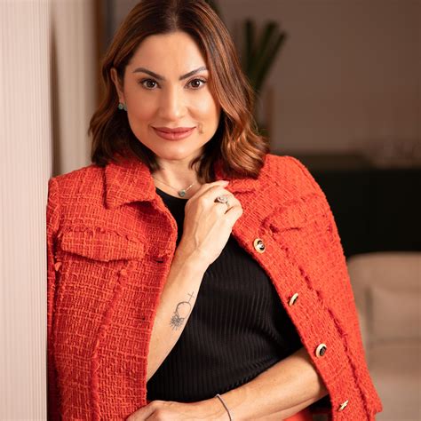 Dra. Maria Eugênia Câmara... - Dra. Maria Eugênia Câmara