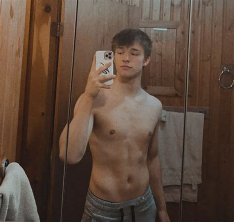 alex sampson cute celebrity guys aesthetic guys shirtless men