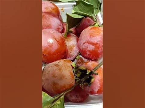 хурма😋это очень полезно и вкусно....и она без косточек🙄и вкус....ну ...