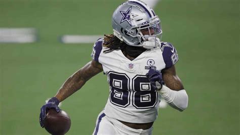 CeeDee Lamb Makes Insane Catch at Cowboys OTAs [WATCH] | Heavy.com