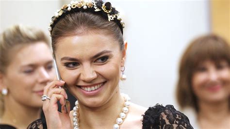 A vida de Putin com Alina, a sua namorada secreta, nas mansões de luxo