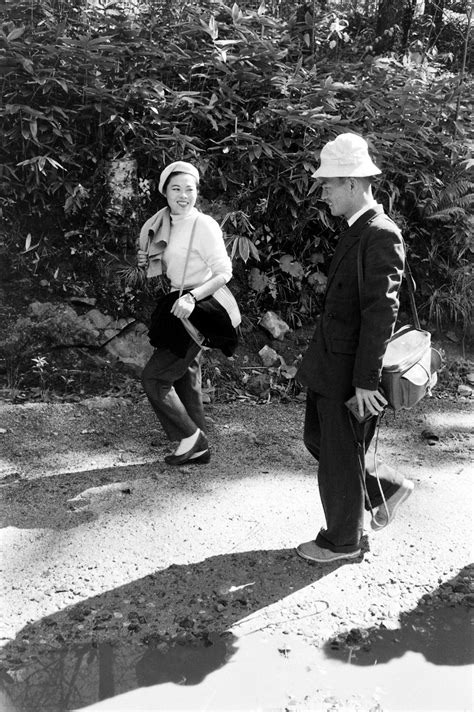 Vintage Photographs Captured Moments of Love and Courtship in Post-War