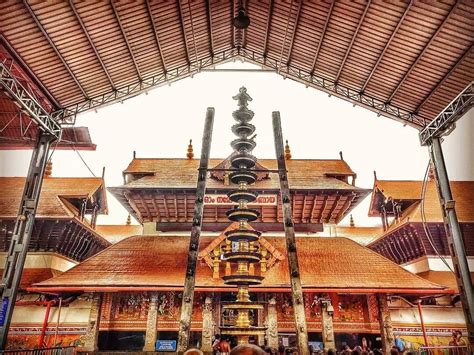 Kerala’s Religious Jewel: Guruvayurappan Shri Krishna Temple in ...