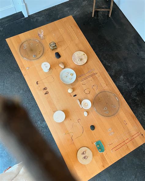 Ryoko Sakaguchi | 明日の準備中 ️🪡 明日1/22(水)のダーニングワークショップの準備。 平織りと綾織りの見本を作ってみる