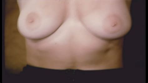 Rachel Ashley Nuda (~30 anni) in Breaking It... A Story About Virgins