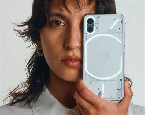 phone    officially launched phandroid