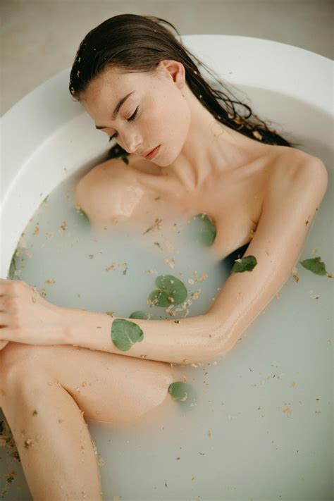 Beautiful Naked Women Photos, Download The BEST Free Beautiful Naked