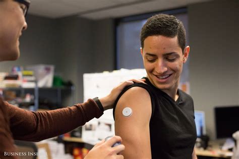 This Wearable Monitors Your Blood Glucose Levels In Real-Tim