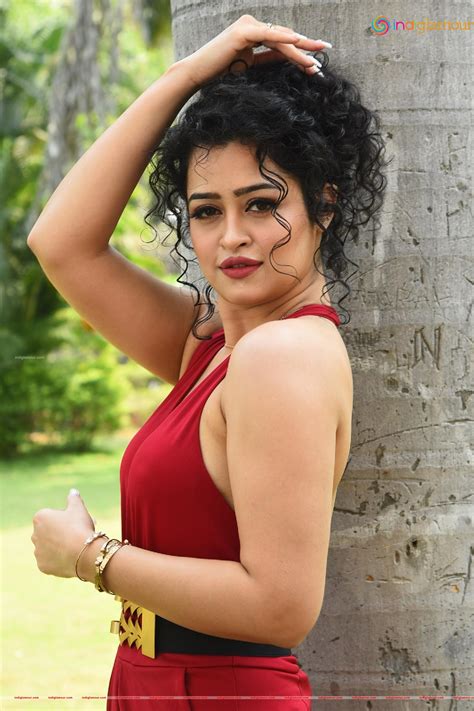 Apsara Rani Actress HD photos,images,pics and stills-indiglamour.com