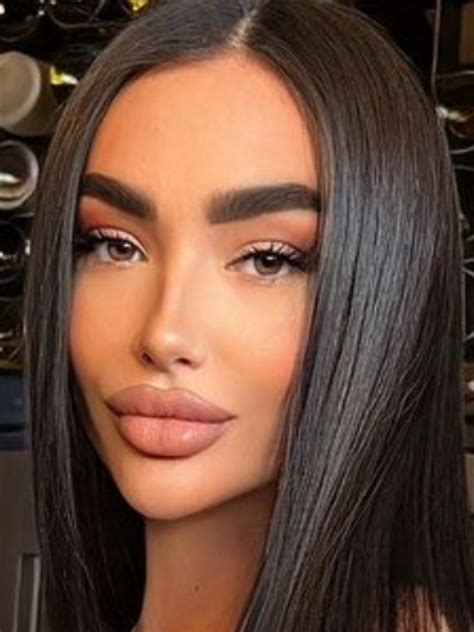 Nola carolina age height wiki net worth family model – Artofit