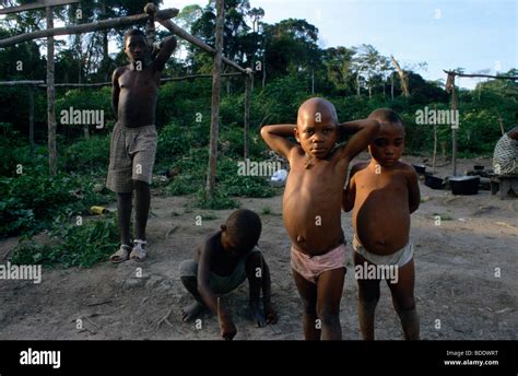 Pygmies congo hi-res stock photography and images - Alamy