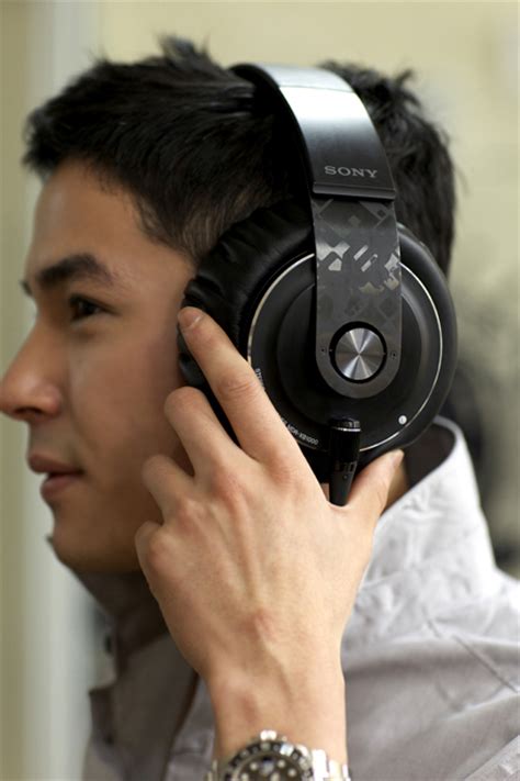 Final Thoughts: Sony MDR-XB1000 vs. MDR-XB700 *** Pictures ...