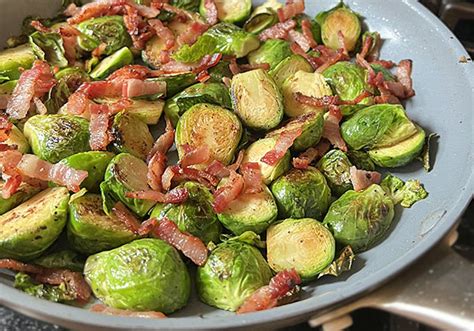Брюссельская Капуста на Сковороде с Беконом | Mydeliciousmeals.com