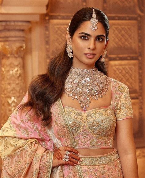 Las joyas más lujosas e impresionantes vistas en la gran boda india de