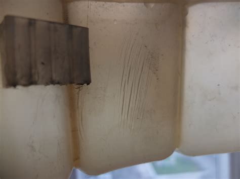 Замена расширительного бачка — Ford Fusion, 1,4 л., 2006 года | своими ...