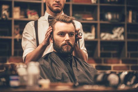 Cool haircuts for round faces men can slim your look instantly 40